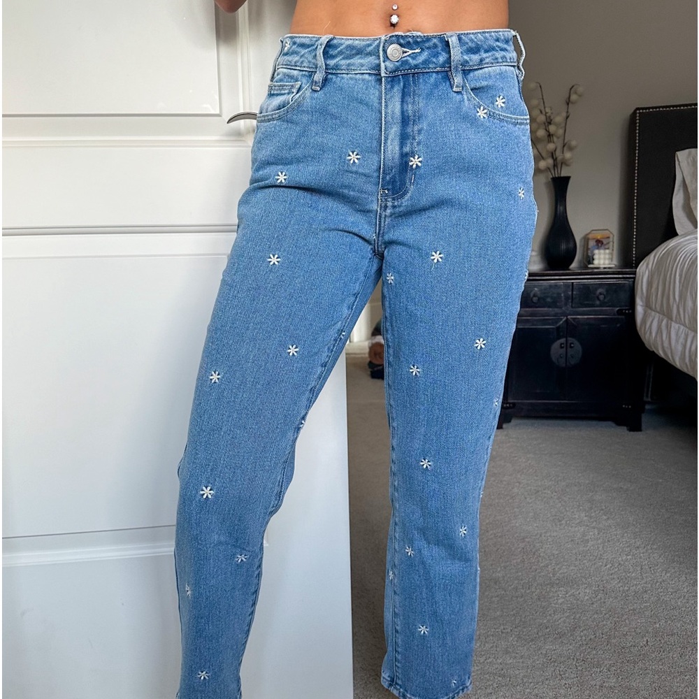 Raining Daisy Mom Jeans with Embroidered Flowers